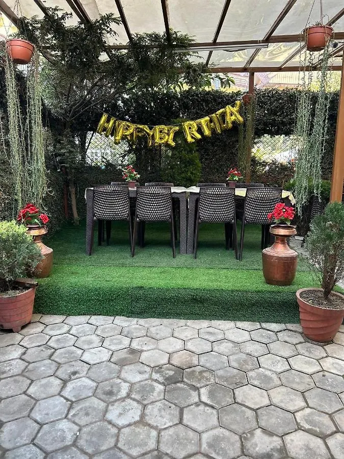 Rum i privatbostad Sudha'S Garden Home Kathmandu